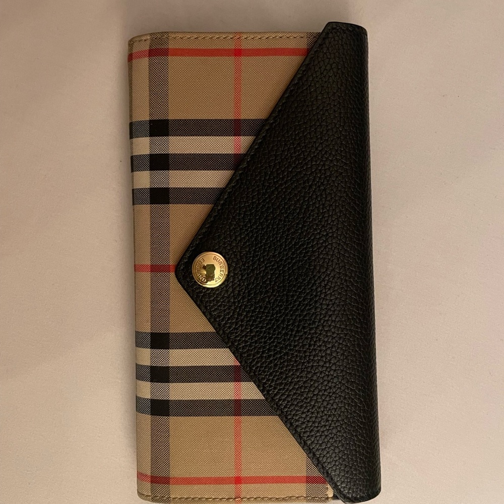 Burberry Note Bag and Wallet - Picture 11 of 14